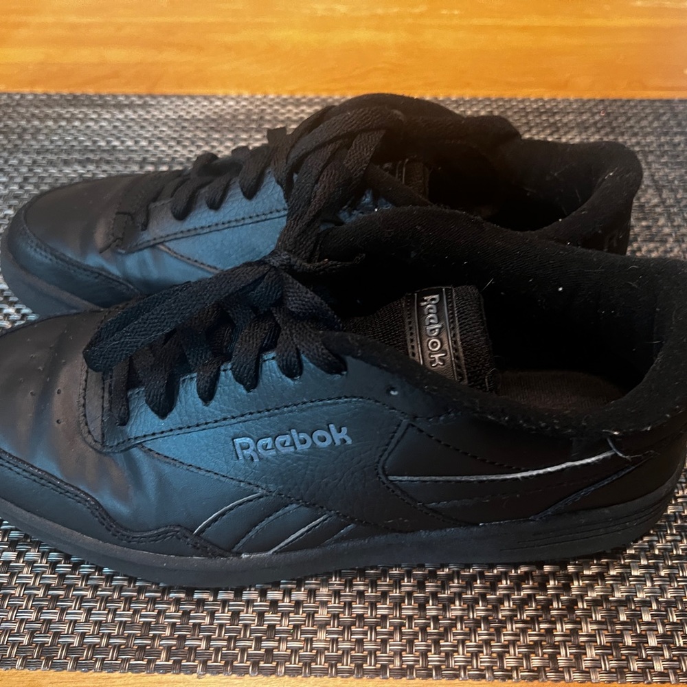 Reebok Black Sneakers with Sleek Design and Rubber Sole